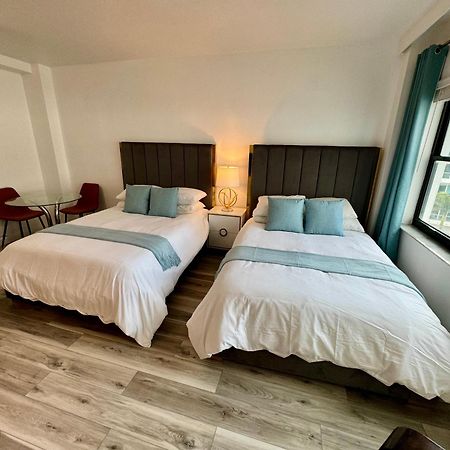 Directly On The Beach With Pool & Parking Маями Бийч Екстериор снимка
