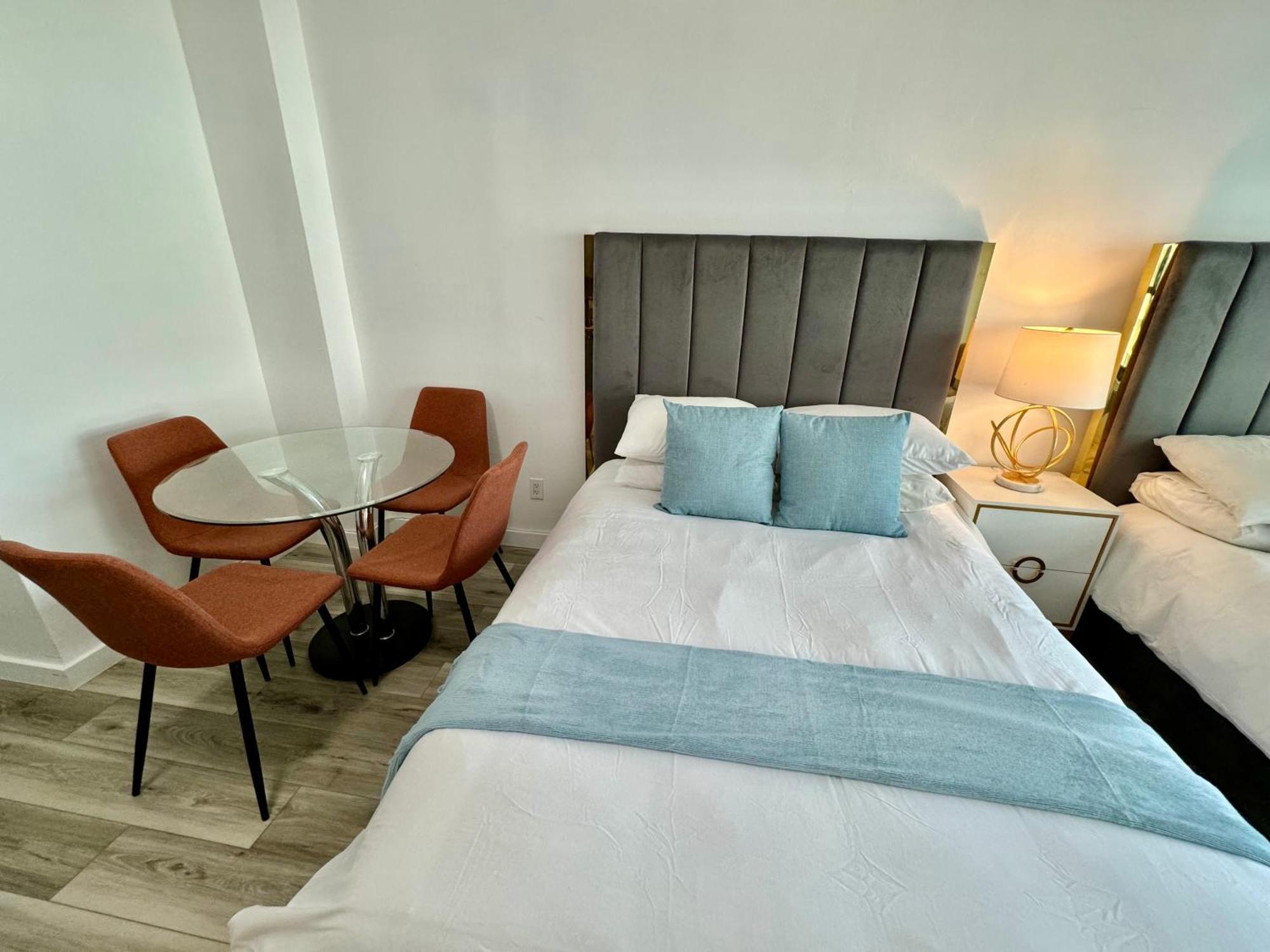 Directly On The Beach With Pool & Parking Маями Бийч Екстериор снимка