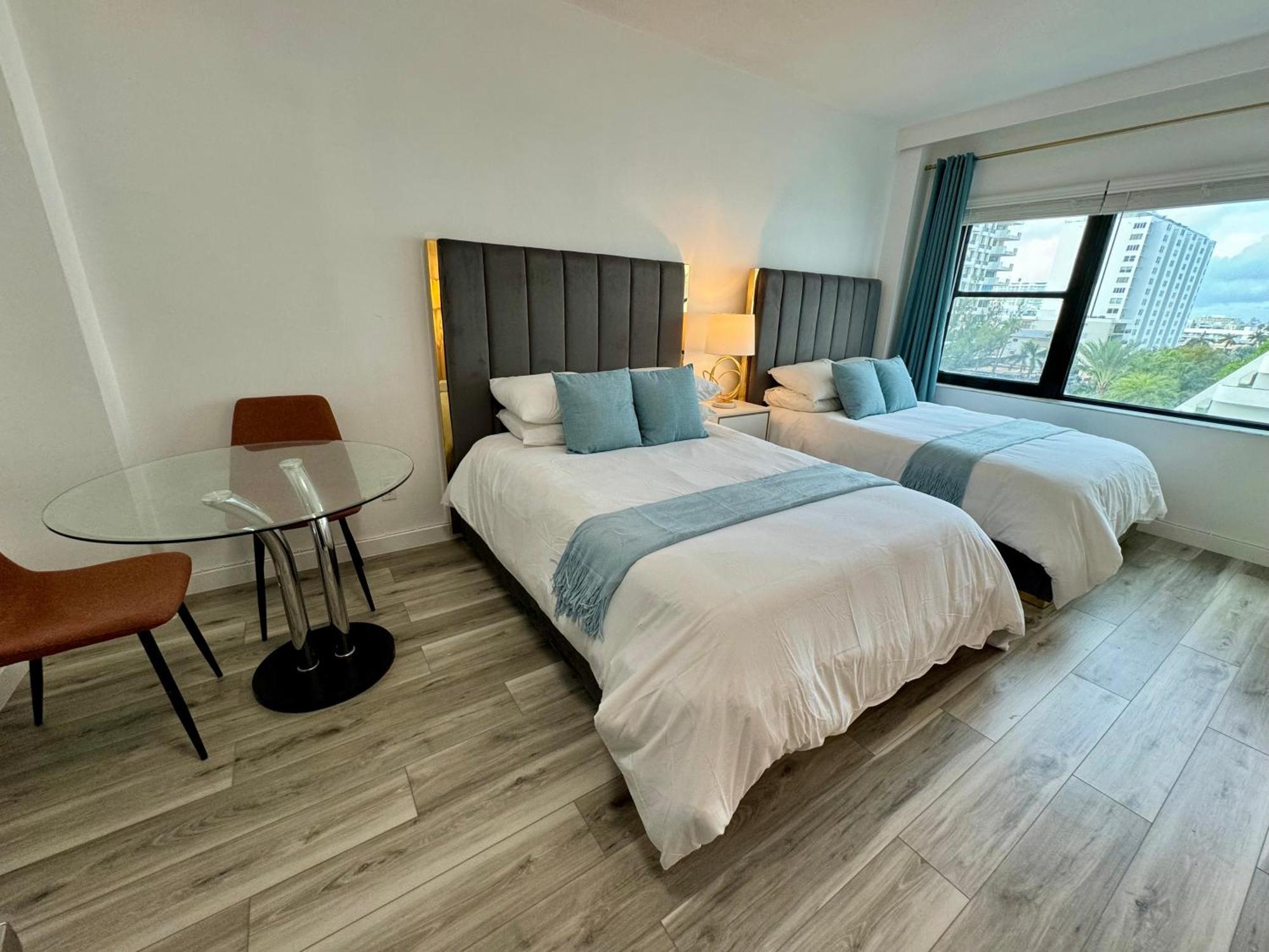 Directly On The Beach With Pool & Parking Маями Бийч Екстериор снимка