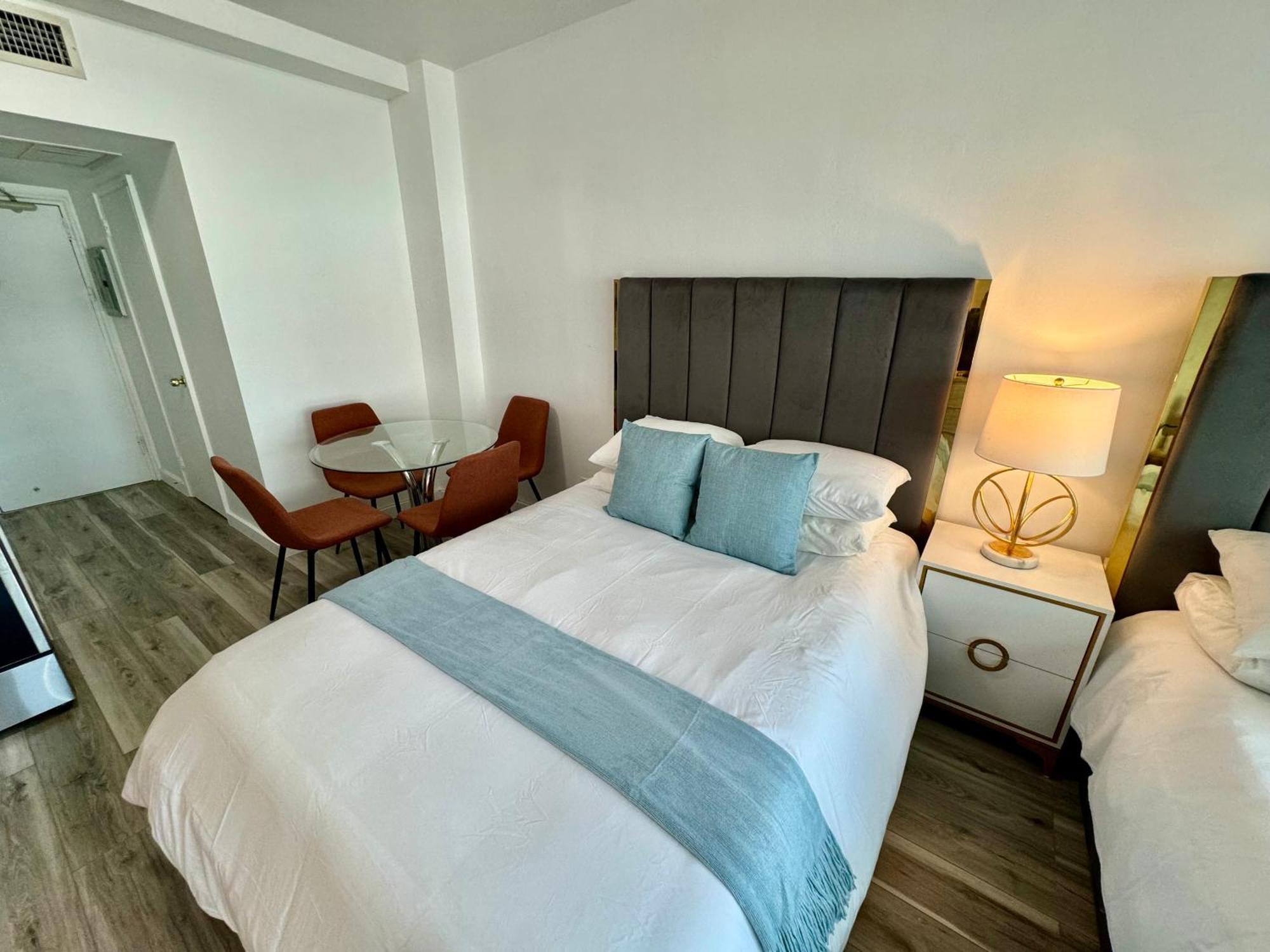 Directly On The Beach With Pool & Parking Маями Бийч Екстериор снимка